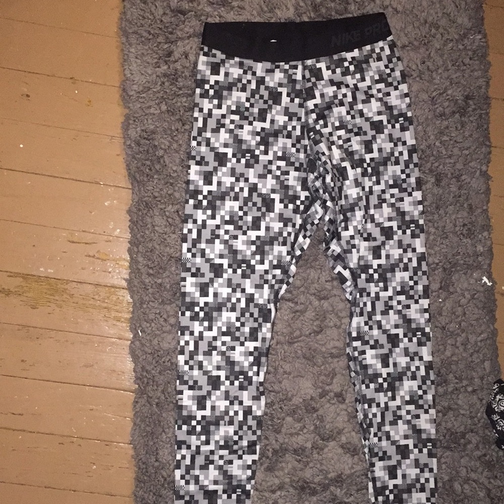 Nike Pro Dry Fit running leggings. Full length.